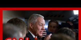 High-profile Republicans head for the exits, raising alarm bells