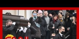 Thousands gather for Navalny's Moscow funeral amid fears of arrest
